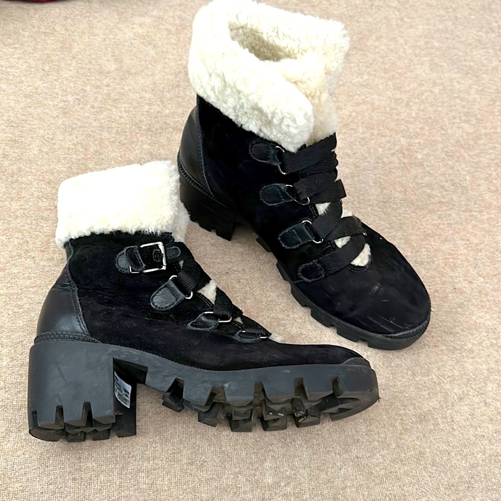 SCHUTZ ARETUZA COMBAT BOOTS SIZE 8.5 Black suede